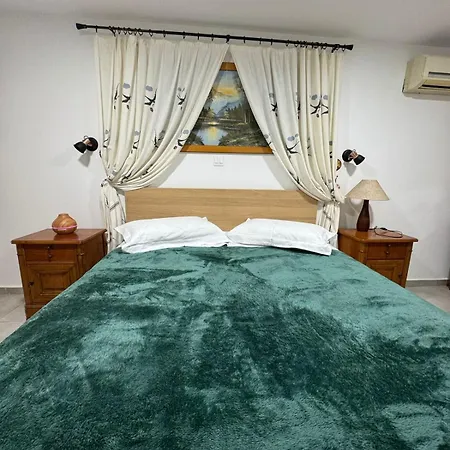 Maria S Paliomylos House Дом отдыха *